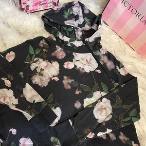 VS sport crop hoodie